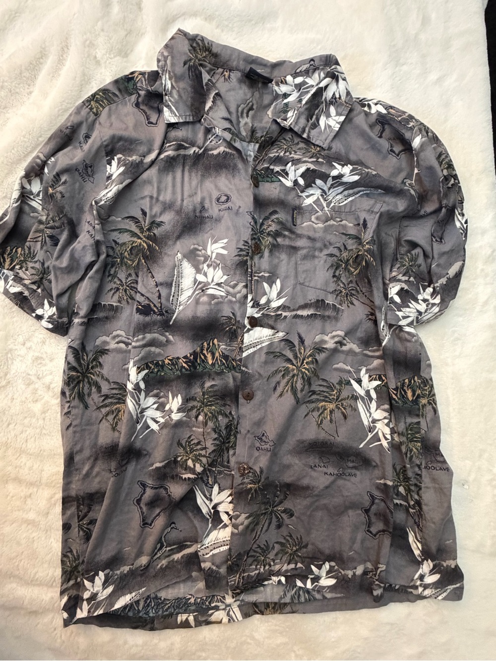 Men's Short-Sleeve Gray Hawaiian Button-Down Shirt
